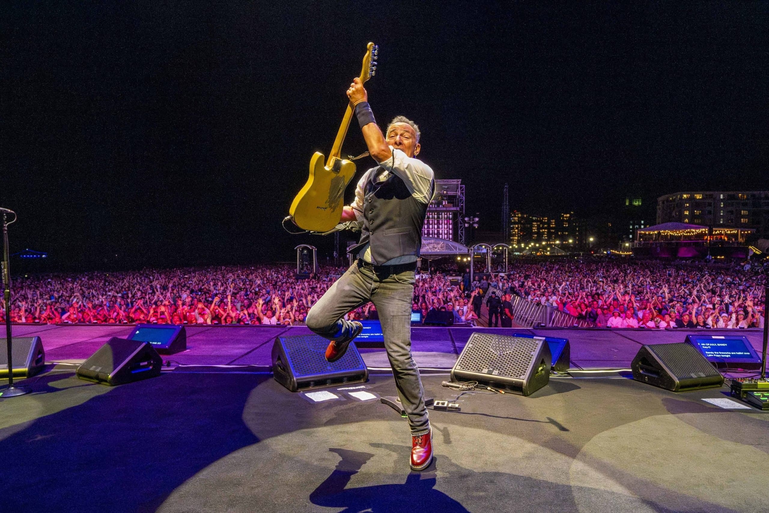 Bruce Springsteen J-100 !