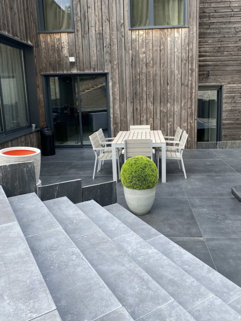Architecture-Rigail-04-Terrasse-carrelage-exterieur-grand-formats
