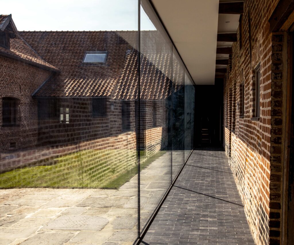 Architecture-ferme-au-carre-guillaume-da-silva-architecture-interieure-habitat-ferme-au-carre-lille-03