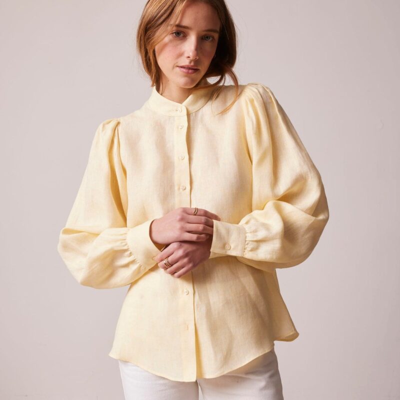 Chemise en lin jaune beurre signée Figaret