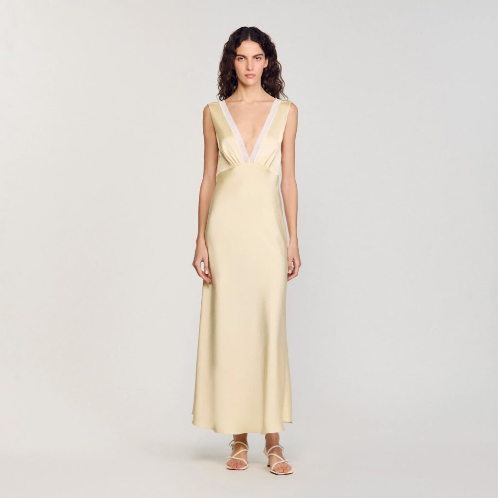 mode-jaune-beurre-03 Robe longue satinée couleur jaune beurre Sandro.