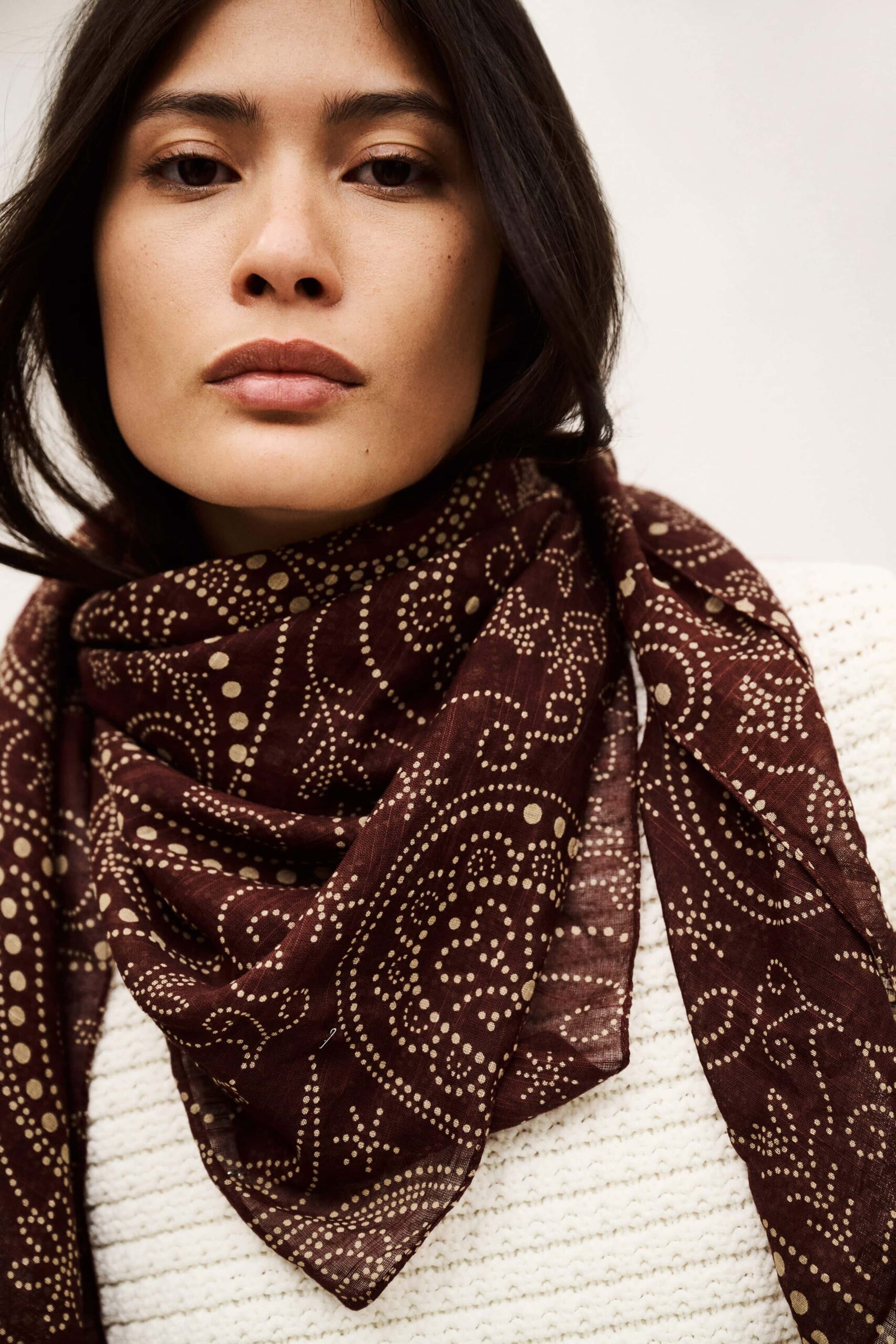Le foulard, l’accessoire signature de la rentrée