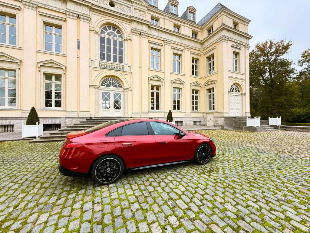 Lifestyle-Mercedes-CLA-electrique-01
